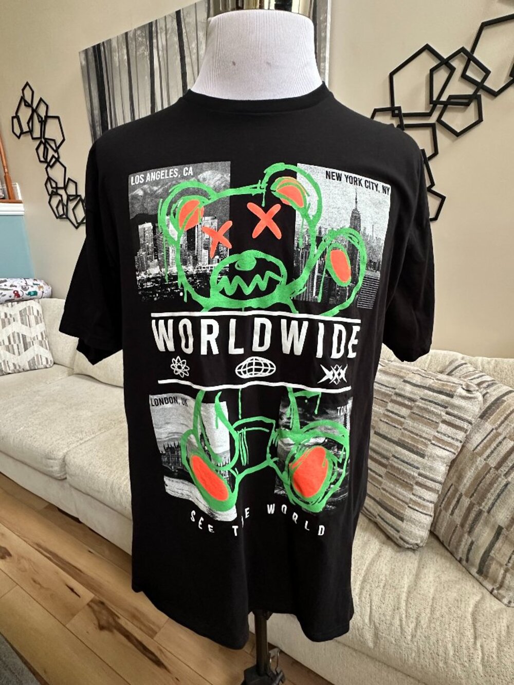 Eighty Eight Brand "Worldwide" graphic streetwear t-shirt in men's size 2XL.